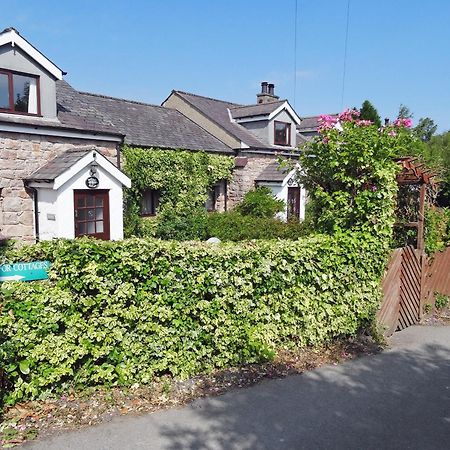 Oakleigh Cottage Llangelynin  Bagian luar foto