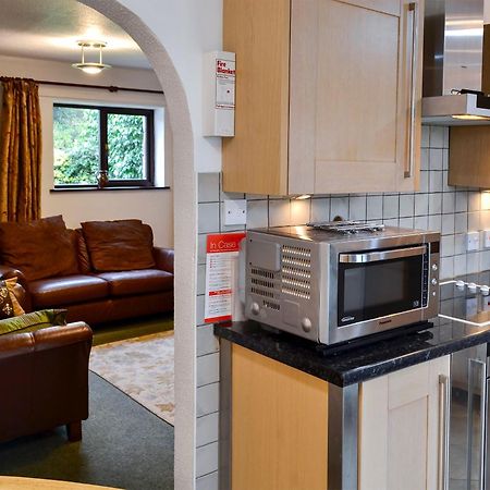 Oakleigh Cottage Llangelynin  Bagian luar foto